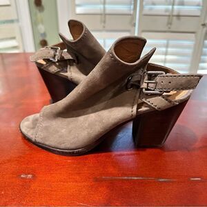 Frye Dani Shield Sling Peep‑Toe Suede Sandals – Size 8
